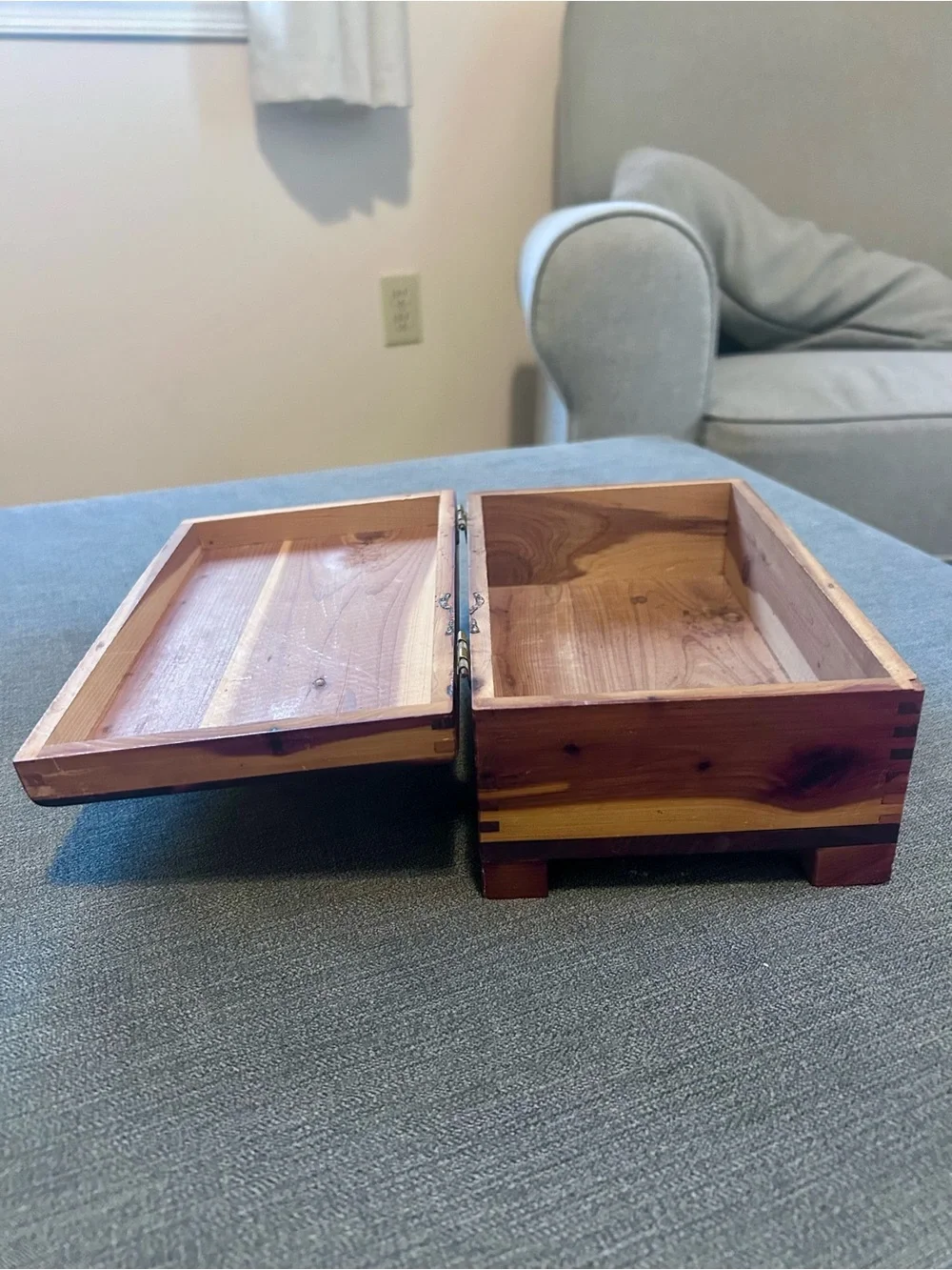 Vintage Aromatic Cedar Wood Trinket Box Carved Lid 8